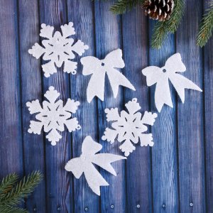 Набор украшений пластик Снежинки и бантики мерцание 6шт 7х6см Белый 5043589
